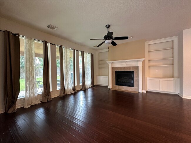Building Photo - 3206 Oakland Dr
