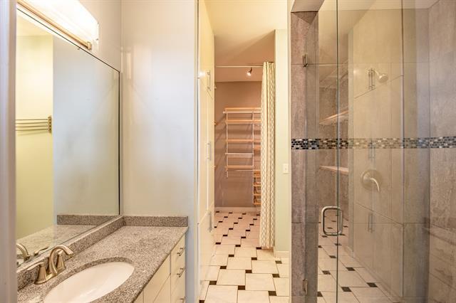 Building Photo - 3015 Bryan St