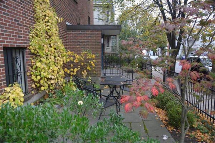 Building Photo - 25 Linden Ave