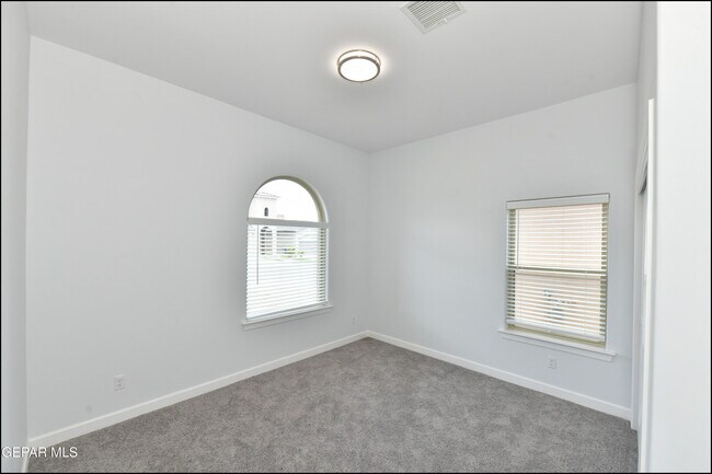 Building Photo - 142 Ruth Trl