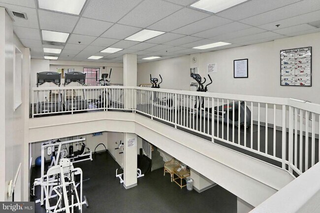 Building Photo - 2151 Jamieson Ave