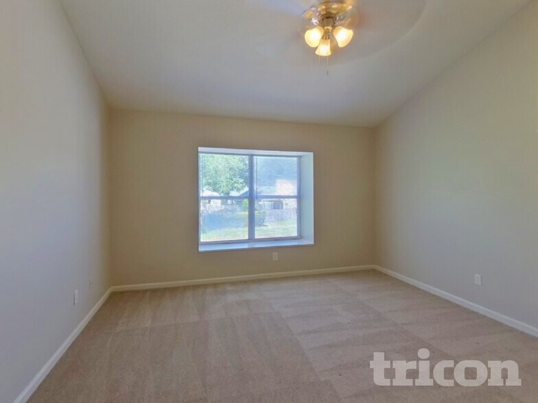 Building Photo - 8115 Mactavish Way E