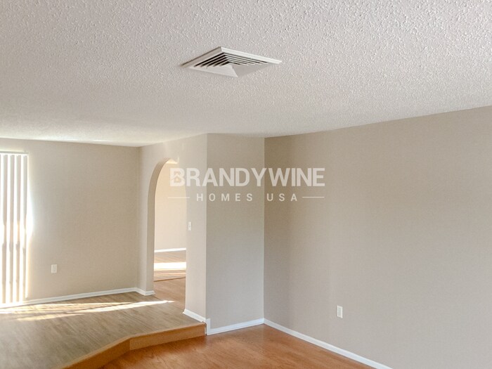 Building Photo - 7755 Tanglewood Dr