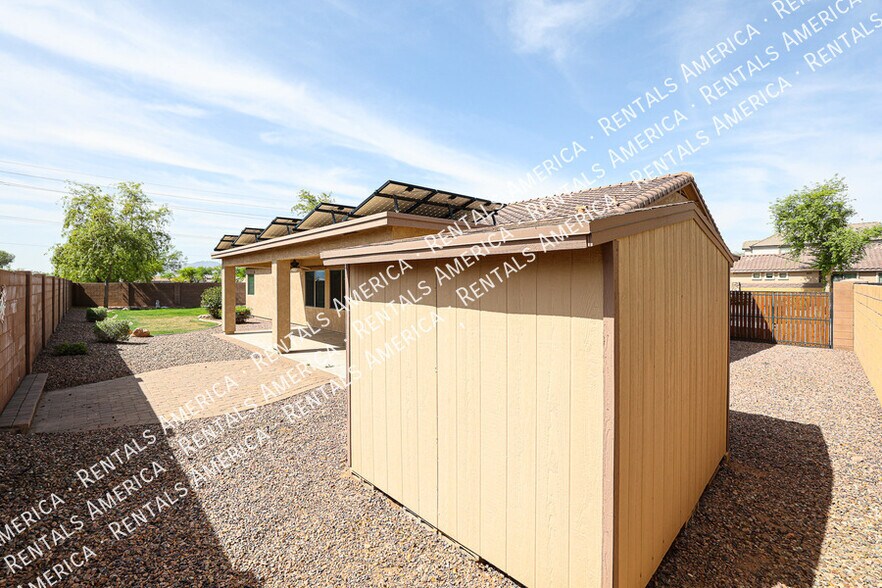 Building Photo - 5907 S 56th Dr