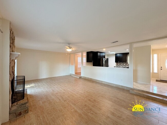 Building Photo - Spacious 3-Bedroom Home Near Hurlburt & Eg...