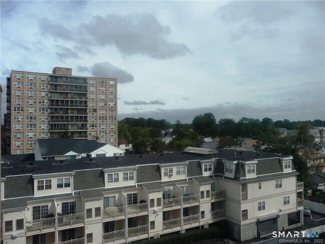 Building Photo - 39 Glenbrook Rd