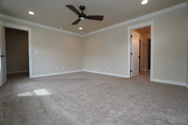 Building Photo - 38 E Ranch Dr