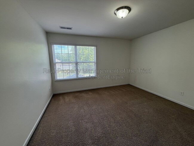 Building Photo - 1759 Waverly Oaks Dr