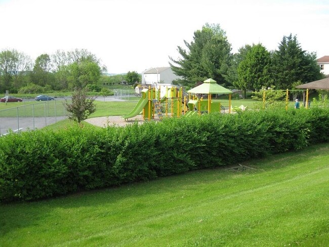 Building Photo - 214 Magnolia Dr