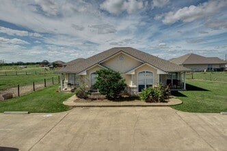 Building Photo - Live at Flying Ace Ranch!!