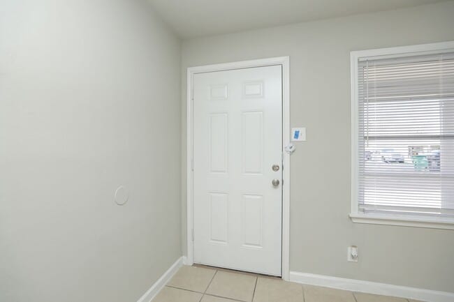 Building Photo - 11914 Meadowpass St