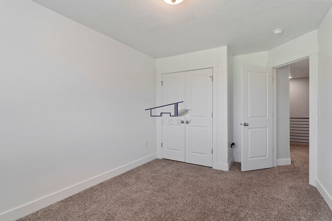 Building Photo - Charming South Weber Townhome Available!