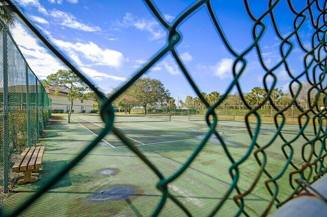 Building Photo - 6327 Chasewood Dr