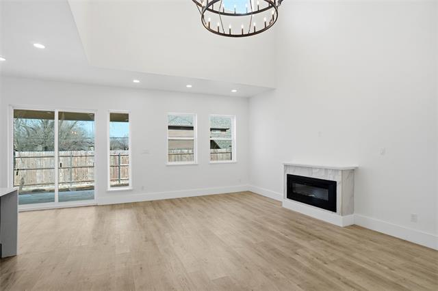 Building Photo - 125 Palm Ln