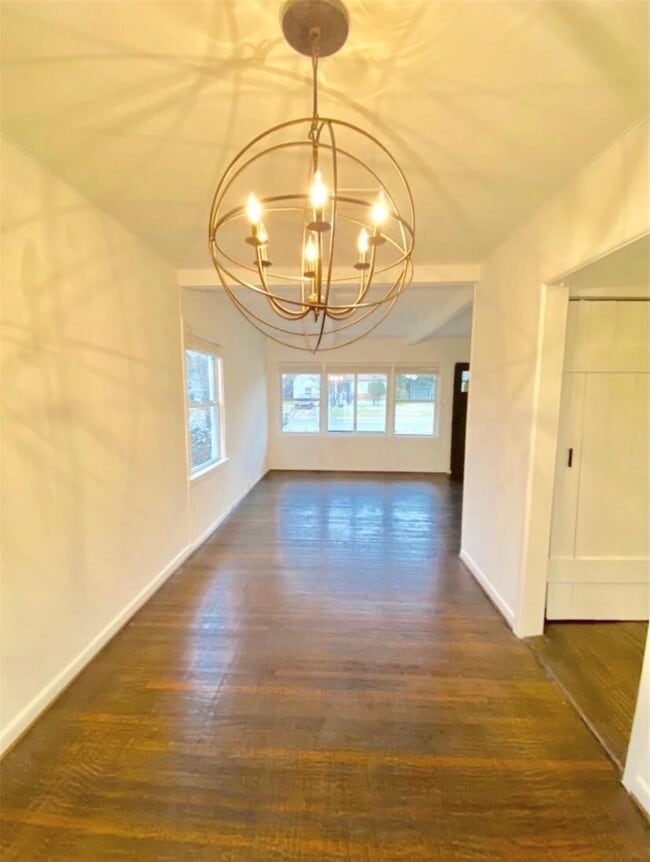 Building Photo - 9919 Dresden Dr