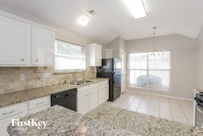Building Photo - 2500 Crystal Falls Dr