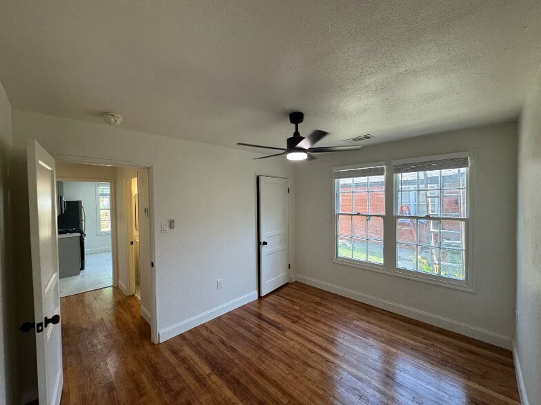 Building Photo - 2320 S Louisiana St