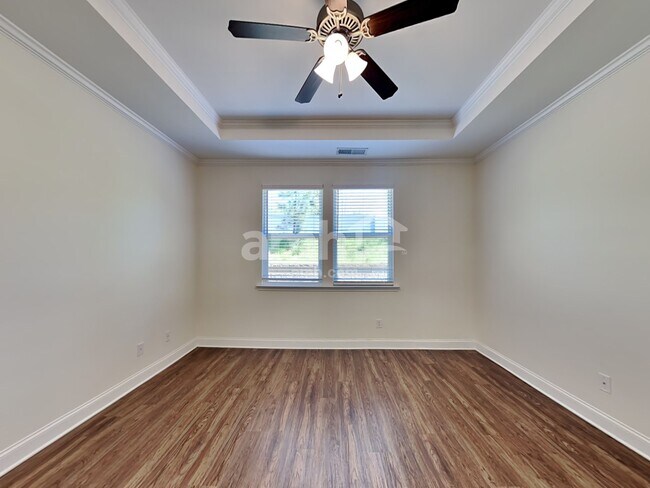 Building Photo - 248 Lake Vista Drive