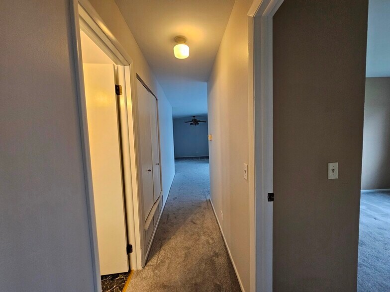 Building Photo - 573 Greystone Ln