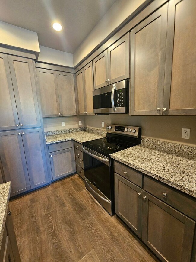 Building Photo - 3593 Juanipero Way
