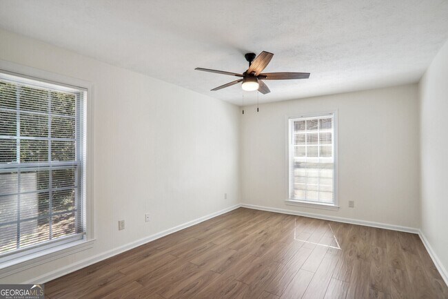 Building Photo - 3707 Essex Ave