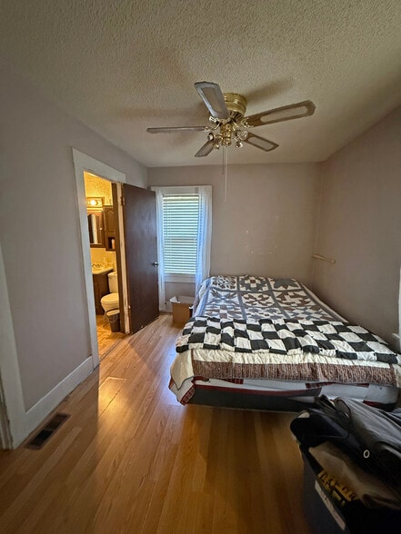 Building Photo - 2017 N Graceland Ave