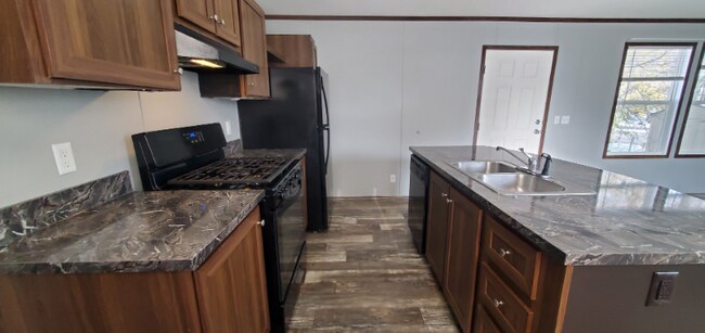 Building Photo - 5720 E Washington Rd