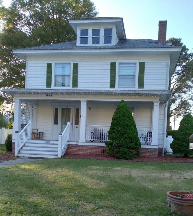 Building Photo - 28414 Woodland Ave