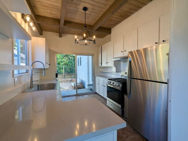 Building Photo - CHARMING THREE BEDROOM ONE AND HALF BATH H...