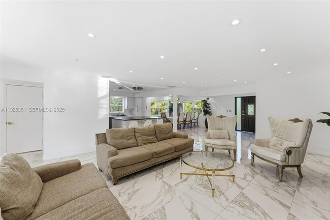 Building Photo - 201 Calle Grande Dr