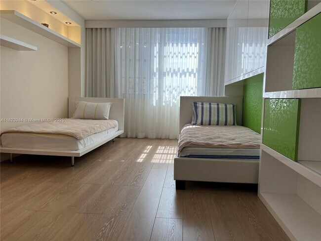 Building Photo - 251 174th St