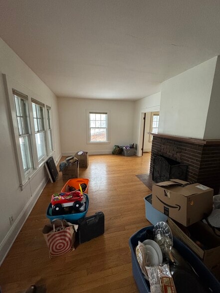 Living room - 212 Willis Ave