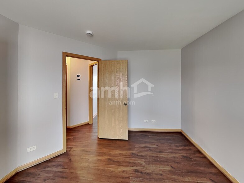 Building Photo - 2269 Jason Dr