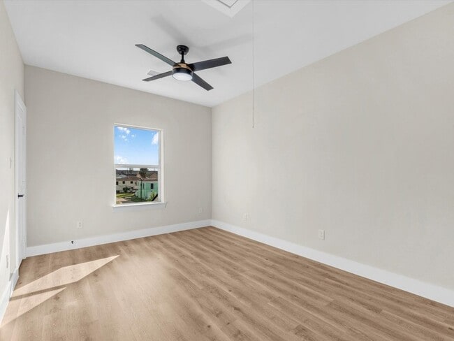 Building Photo - 1102 64th St