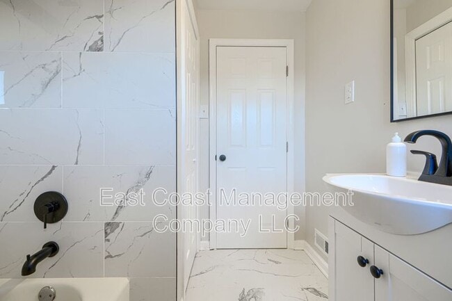 Building Photo - 1221 Glenwood Ave