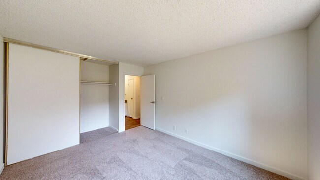 Building Photo - 521 Alameda del Prado