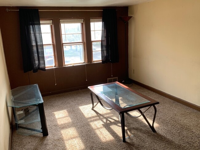 Building Photo - 407 N 12th St