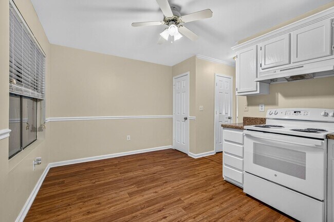 Building Photo - 6239 Lucille Dr