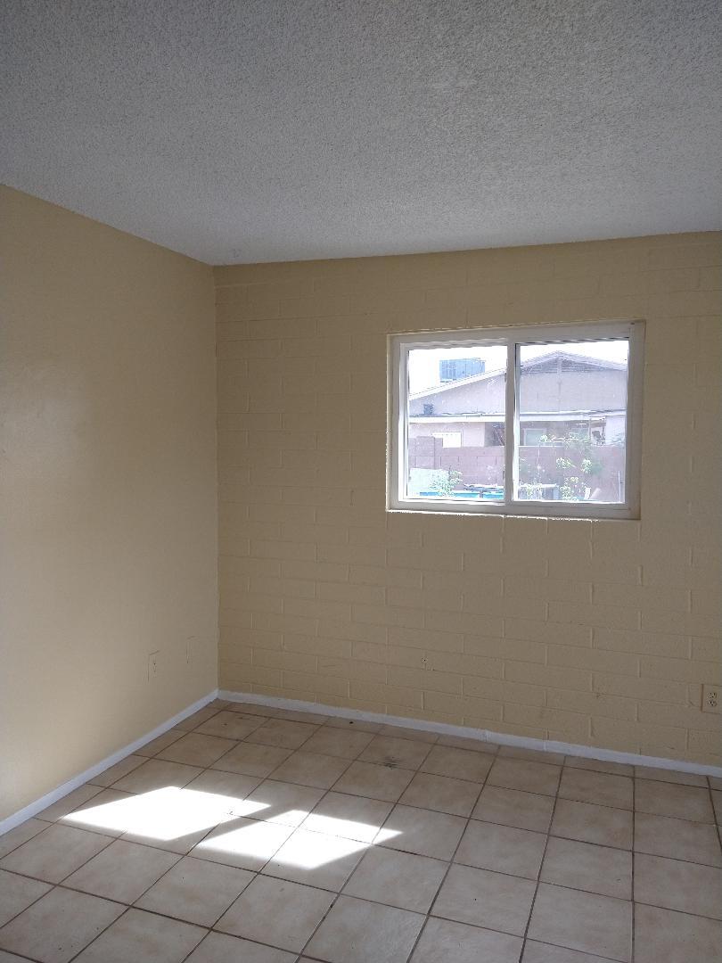 Building Photo - 1515 W Desert Cove Ave