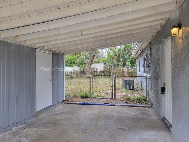 Building Photo - 3001 E Jean St