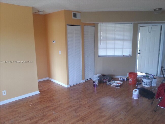Building Photo - 465 SW 86th Ave