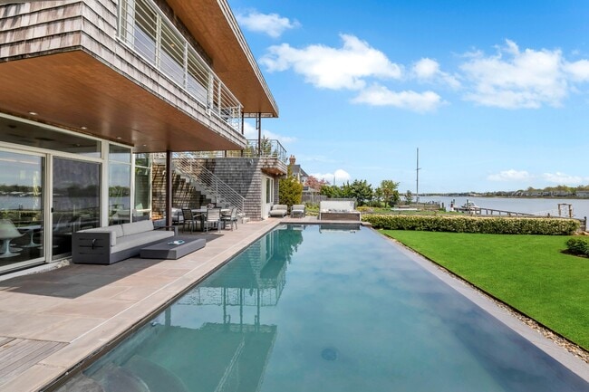 Building Photo - 54 Bay View Dr E