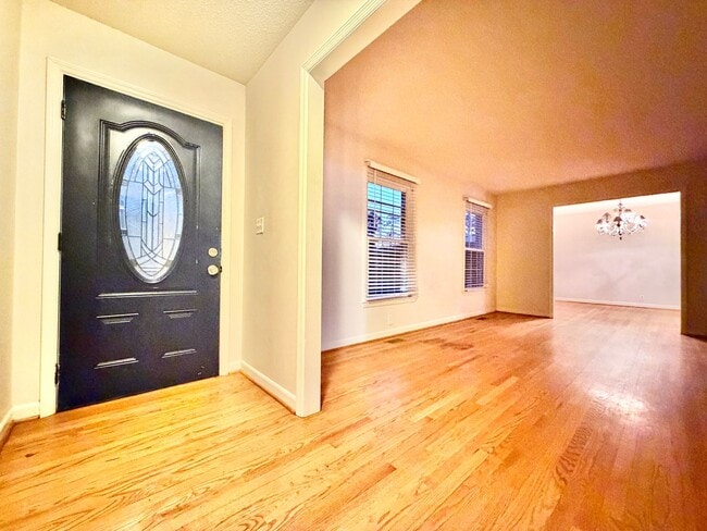 Building Photo - Charming Ranch with Fireplace, Two Living Areas & Large Lot – Minutes to Downtown