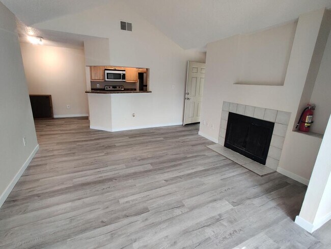 Building Photo - 249 Afton Square