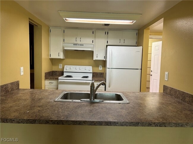 Building Photo - 211 Park Ave