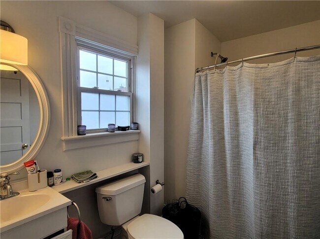 Building Photo - 102-110 Broadway