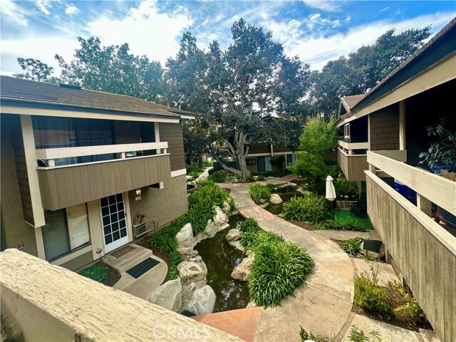 Building Photo - 140 Streamwood