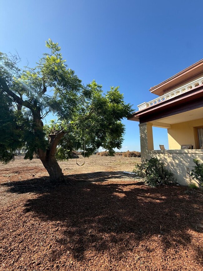 Building Photo - Spacious Somis Country Estate – 4+3 4,000 ...