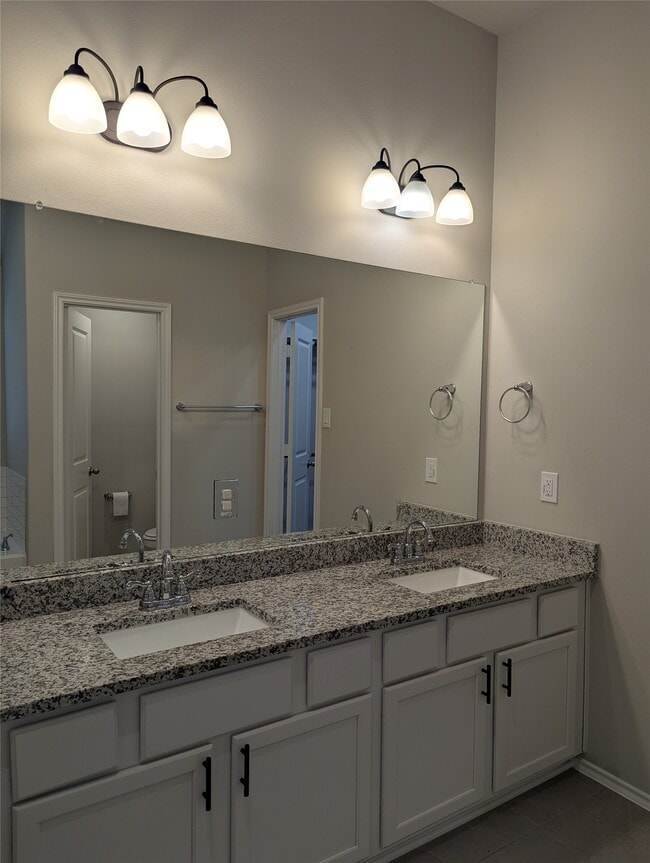 Building Photo - 4431 Stone Ridge Ln