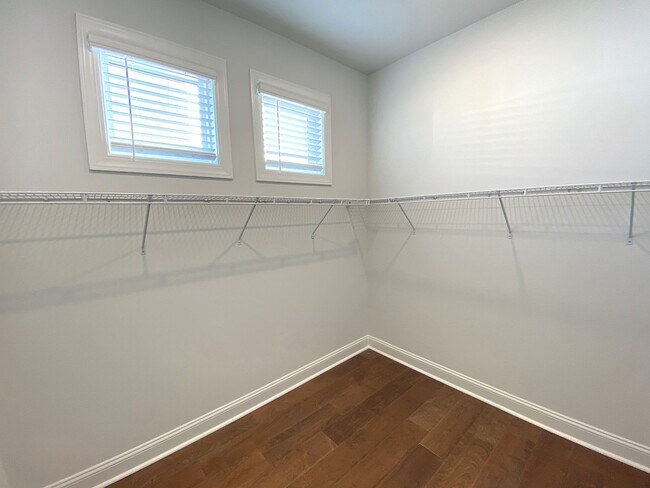 Building Photo - Stunning 6 bedroom in Cane Bay loaded with...